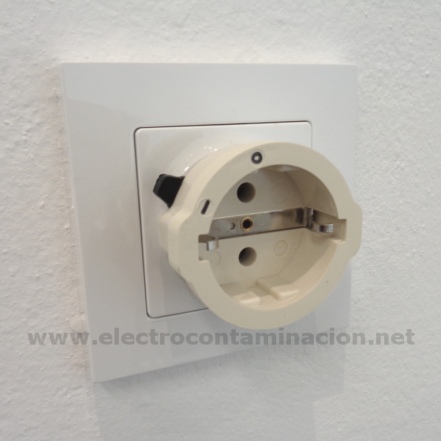 Interruptor bipolar Schuko