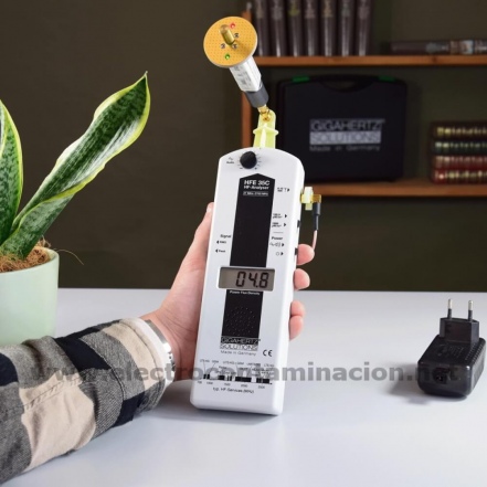 Gigahertz-Solutions HFE35C - Medidor de campos electromagnéticos de alta frecuencia